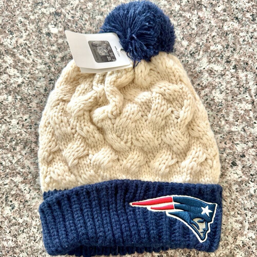 New England Patriots Womens Cable Knit Pom Beanie Cream Navy NFL NWT Winter Hat